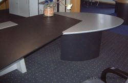 circon executive desk in jet design