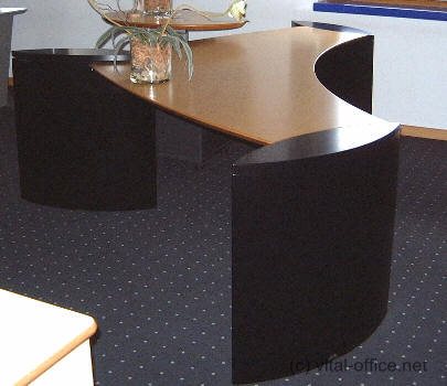 circon executive desk in wing design